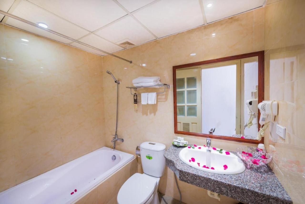 OYO 1162 Tu Sakura Hotel Hanoi Bagian luar foto