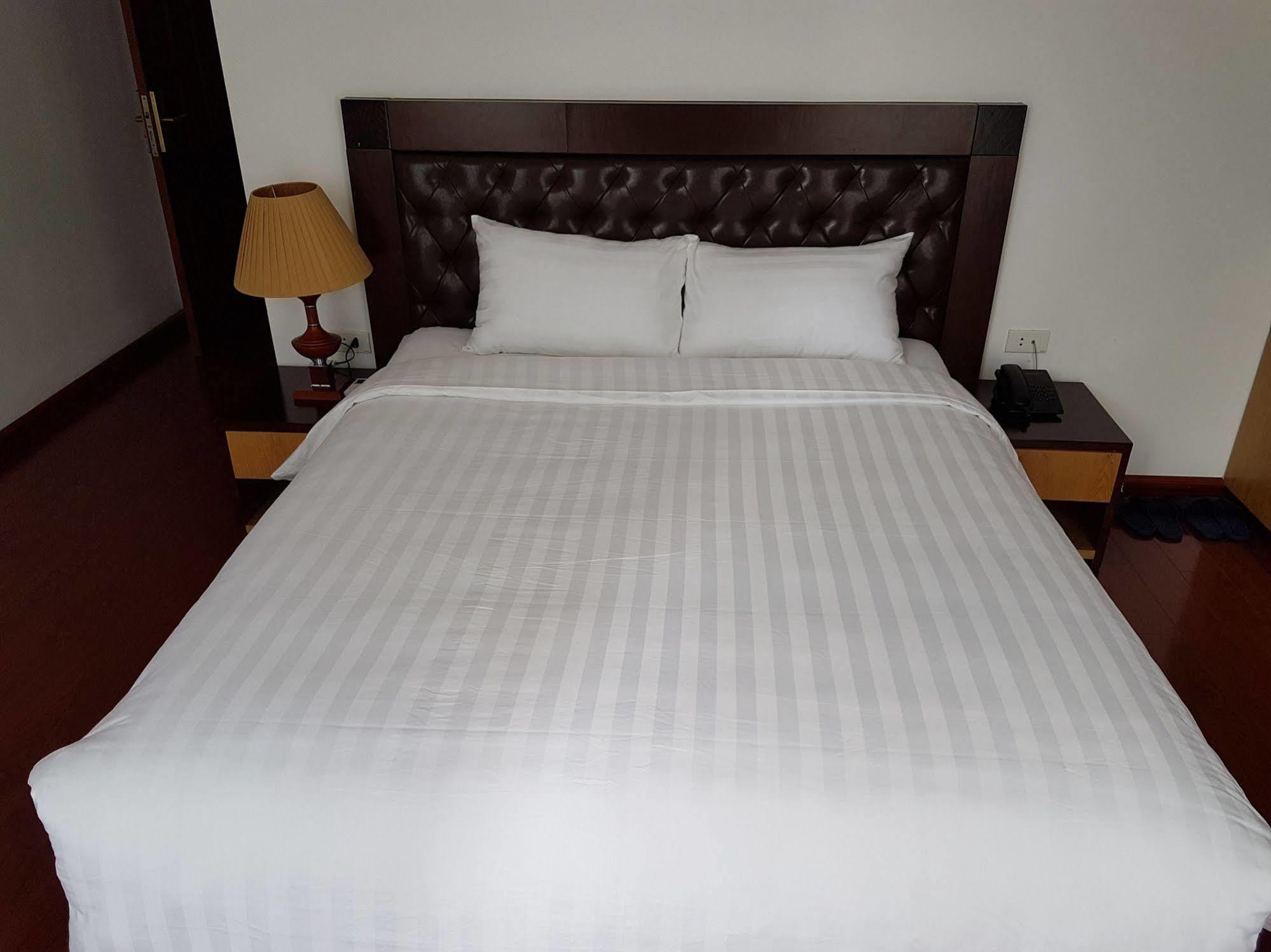 OYO 1162 Tu Sakura Hotel Hanoi Bagian luar foto