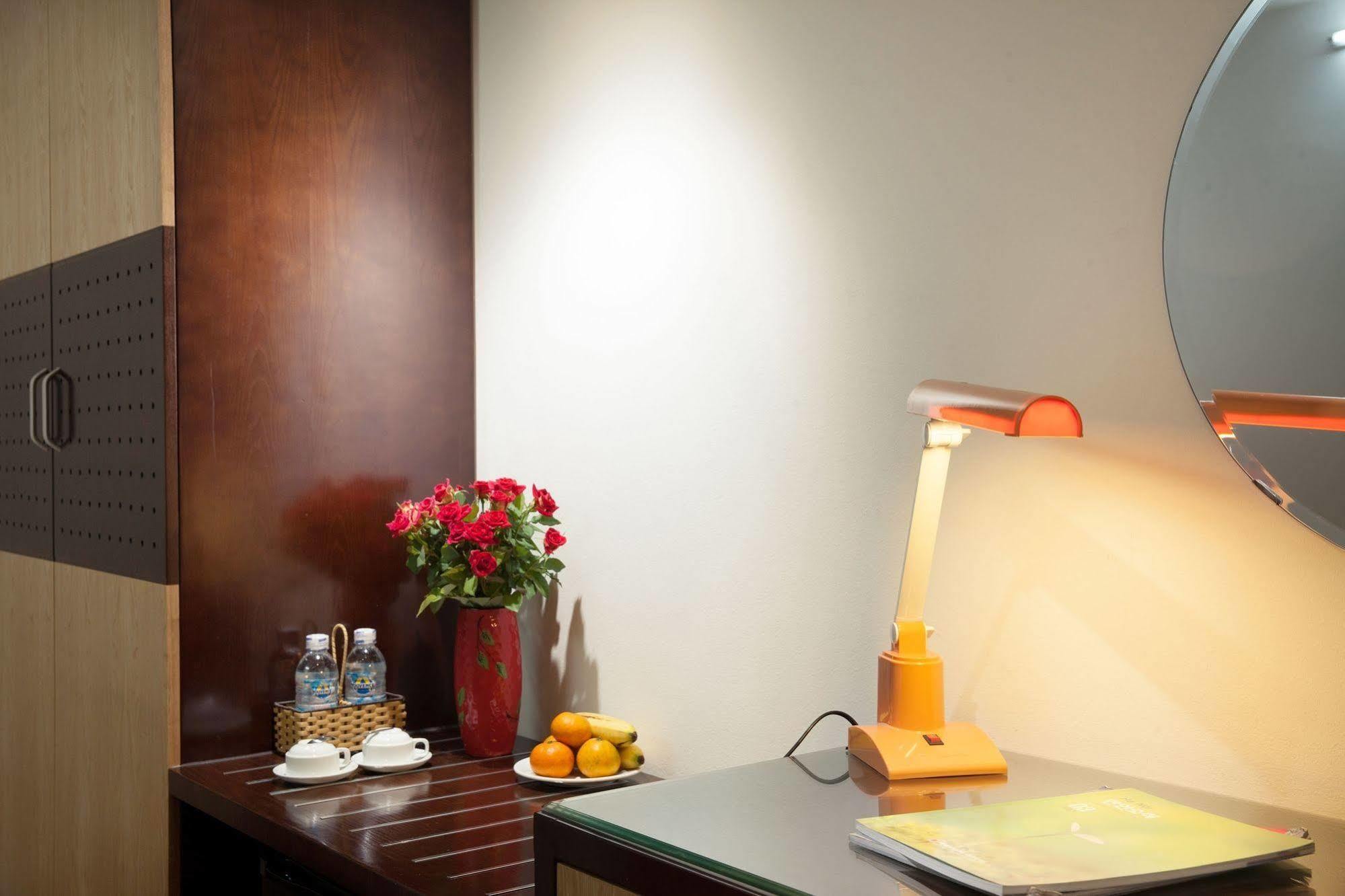 OYO 1162 Tu Sakura Hotel Hanoi Bagian luar foto