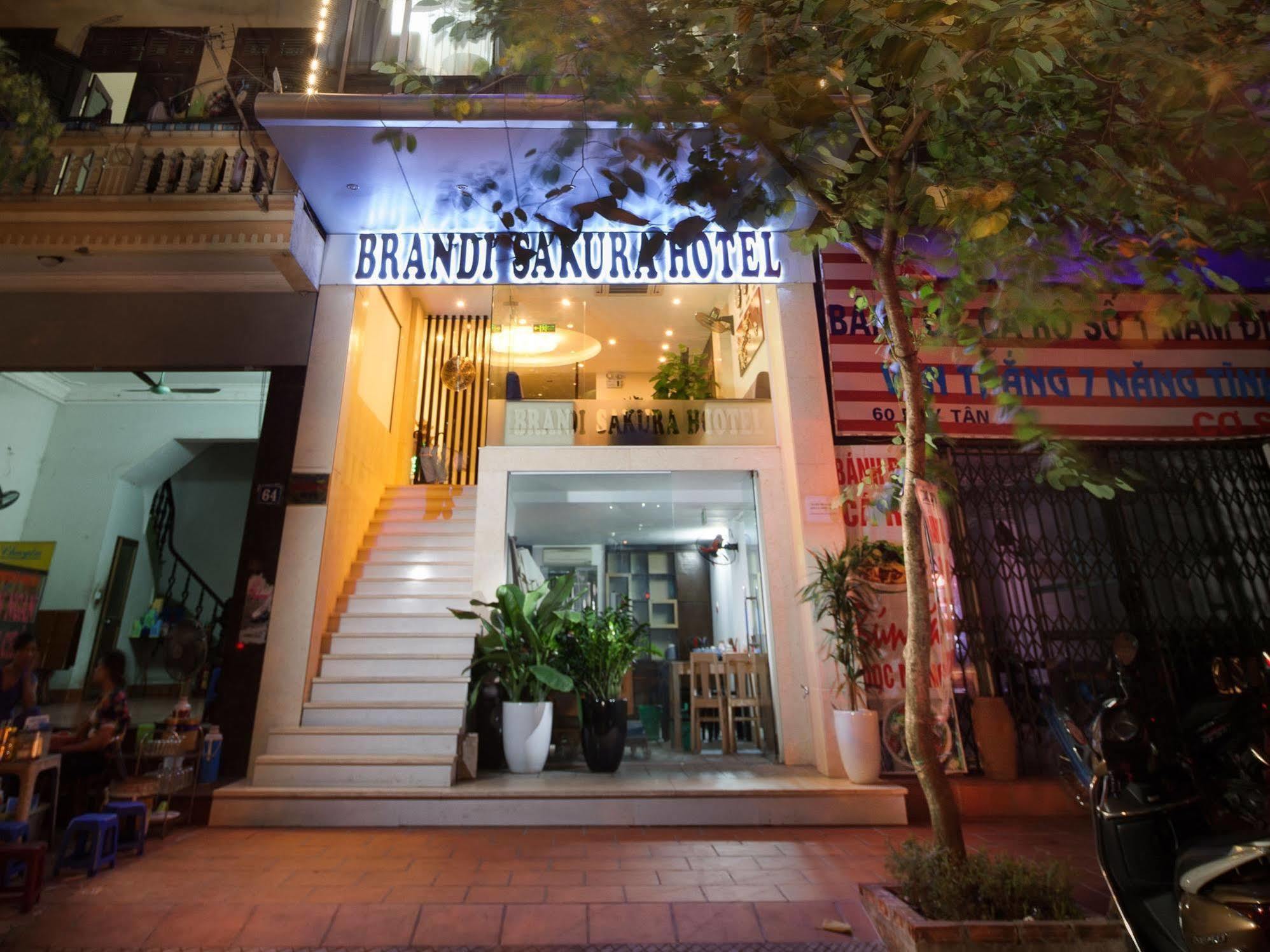 OYO 1162 Tu Sakura Hotel Hanoi Bagian luar foto